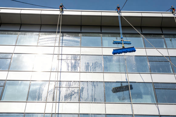 开州高空外墙清洗不同材质的清洗工艺  